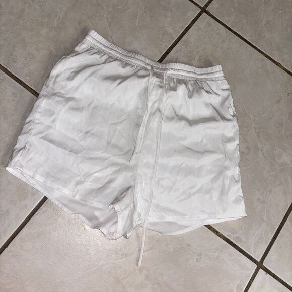 341. Princess Polly White Shorts Size 4 - Picture 1 of 4